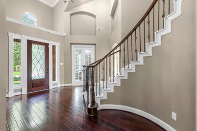 95 W Hullwood Circle, The Woodlands, TX 77389 - Photo 7