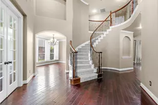 95 W Hullwood Cir, The Woodlands, TX 77389 - Photo 1