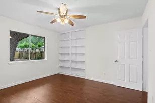 2001 Briar Ln, Richmond, TX 77469 - Photo 5