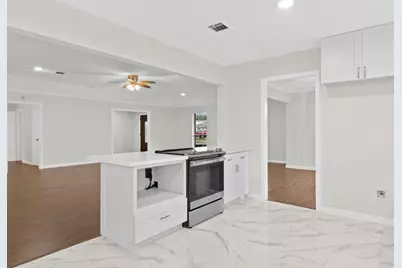 2001 Briar Lane, Richmond, TX 77469 - Photo 11