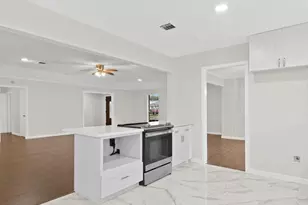 2001 Briar Ln, Richmond, TX 77469 - Photo 11