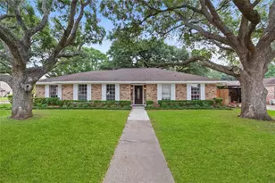 2001 Briar Ln, Richmond, TX 77469 - Photo 1