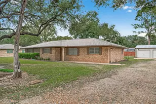 9525 Gene St, Needville, TX 77461 - Photo 3