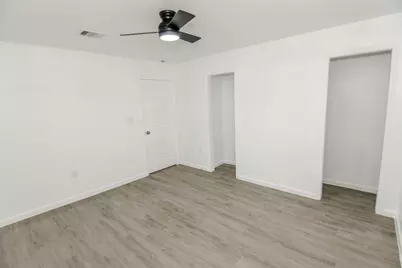 9210 St Lo Road, Houston, TX 77033 - Photo 9