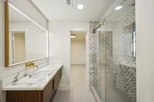 3210 Freshmeadows Dr, Houston, TX 77063 - Photo 19