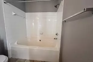 7575 Kirby Dr, Houston, TX 77030 - Photo 9