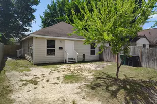 7318 Laredo St, Houston, TX 77020 - Photo 1