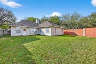 10703 White Bridge Ln, Sugar Land, TX 77498 - Photo 37