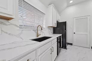 10703 White Bridge Ln, Sugar Land, TX 77498 - Photo 21