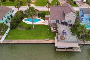 1302 Tiki Dr, Tiki Island, TX 77554 - Photo 1
