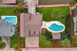 1302 Tiki Dr, Tiki Island, TX 77554 - Photo 35