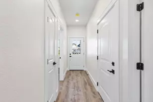 1012 Creswell Ln, Kerrville, TX 78028 - Photo 3