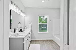 7983 Ethel St, Houston, TX 77028 - Photo 9