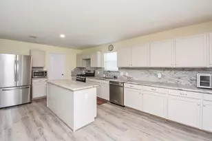 9506 Tree Sparrow Ln, Houston, TX 77083 - Photo 11