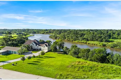 4440 E Bayou Maison Circle, Dickinson, TX 77539 - Photo 3