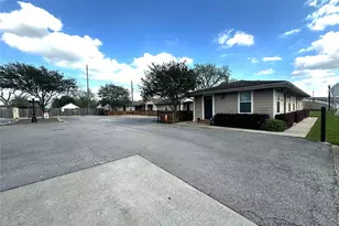 507 Houston St, Rosenberg, TX 77471 - Photo 1