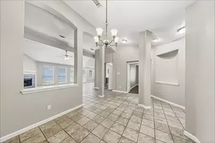 1423 Hunter Green Ln, Fresno, TX 77545 - Photo 5