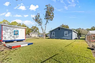1051 Ave A, Bacliff, TX 77518 - Photo 17
