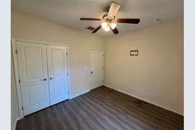 303 S 4th Street, Alvin, TX 77511 - Photo 29