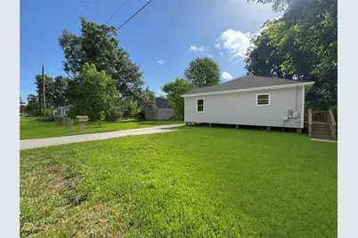 303 S 4th Street, Alvin, TX 77511 - Photo 47