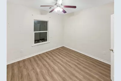 303 S 4th Street, Alvin, TX 77511 - Photo 17