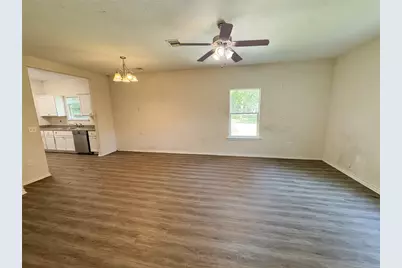 303 S 4th Street, Alvin, TX 77511 - Photo 35