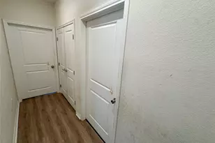 303 S 4th St, Alvin, TX 77511 - Photo 23