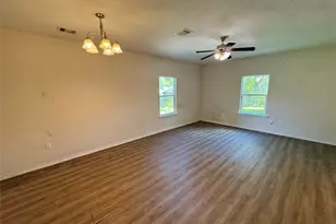 303 S 4th St, Alvin, TX 77511 - Photo 5