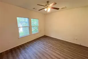 303 S 4th St, Alvin, TX 77511 - Photo 15