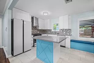 4717 Chrystell Ln, Houston, TX 77092 - Photo 9