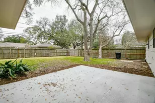 10902 Chimney Rock Rd, Houston, TX 77096 - Photo 23