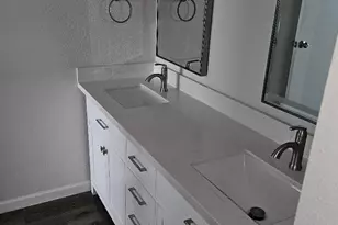 7900 N Stadium Dr, Houston, TX 77030 - Photo 3