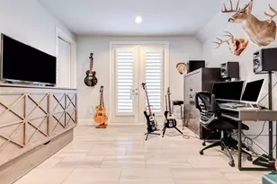 1323 Hunters Meadow Ln, Houston, TX 77055 - Photo 31