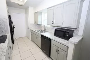 9422 Claridge Dr, Houston, TX 77031 - Photo 7