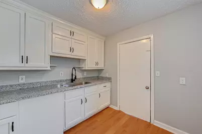 7946 Jutland Road, Houston, TX 77033 - Photo 9