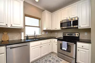 13823 Mutiny Ln, Galveston, TX 77554 - Photo 7
