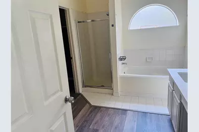 4722 Silverlake Drive, Sugar Land, TX 77479 - Photo 5