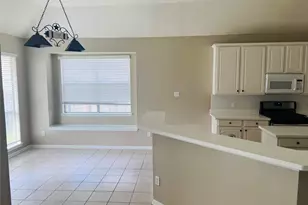 4722 Silverlake Dr, Sugar Land, TX 77479 - Photo 11