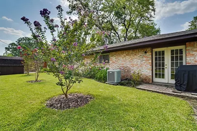 2301 Longwood Drive, Pearland, TX 77581 - Photo 27