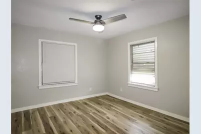 6705 Speaker Street, Hitchcock, TX 77563 - Photo 7