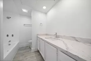 5150 Hidalgo St, Houston, TX 77056 - Photo 9