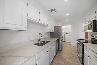 5150 Hidalgo Street #1604, Houston, TX 77056 - Photo 7