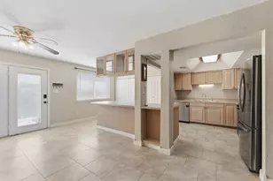 10556 Hammerly Blvd, Houston, TX 77043 - Photo 9