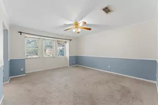 10556 Hammerly Blvd, Houston, TX 77043 - Photo 15