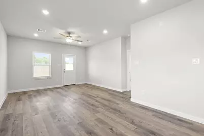 460 Long Branch Drive, Dayton, TX 77535 - Photo 7