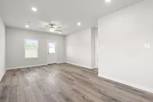 460 Long Br Dr, Dayton, TX 77535 - Photo 7