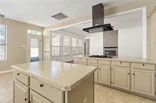 54 S Summer Cloud Dr, The Woodlands, TX 77381 - Photo 13