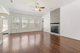 54 S Summer Cloud Dr, The Woodlands, TX 77381 - Photo 7