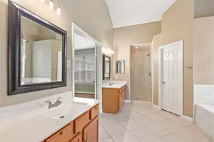 54 S Summer Cloud Dr, The Woodlands, TX 77381 - Photo 19