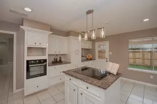 2716 Pineneedle Ln, Pearland, TX 77581 - Photo 9